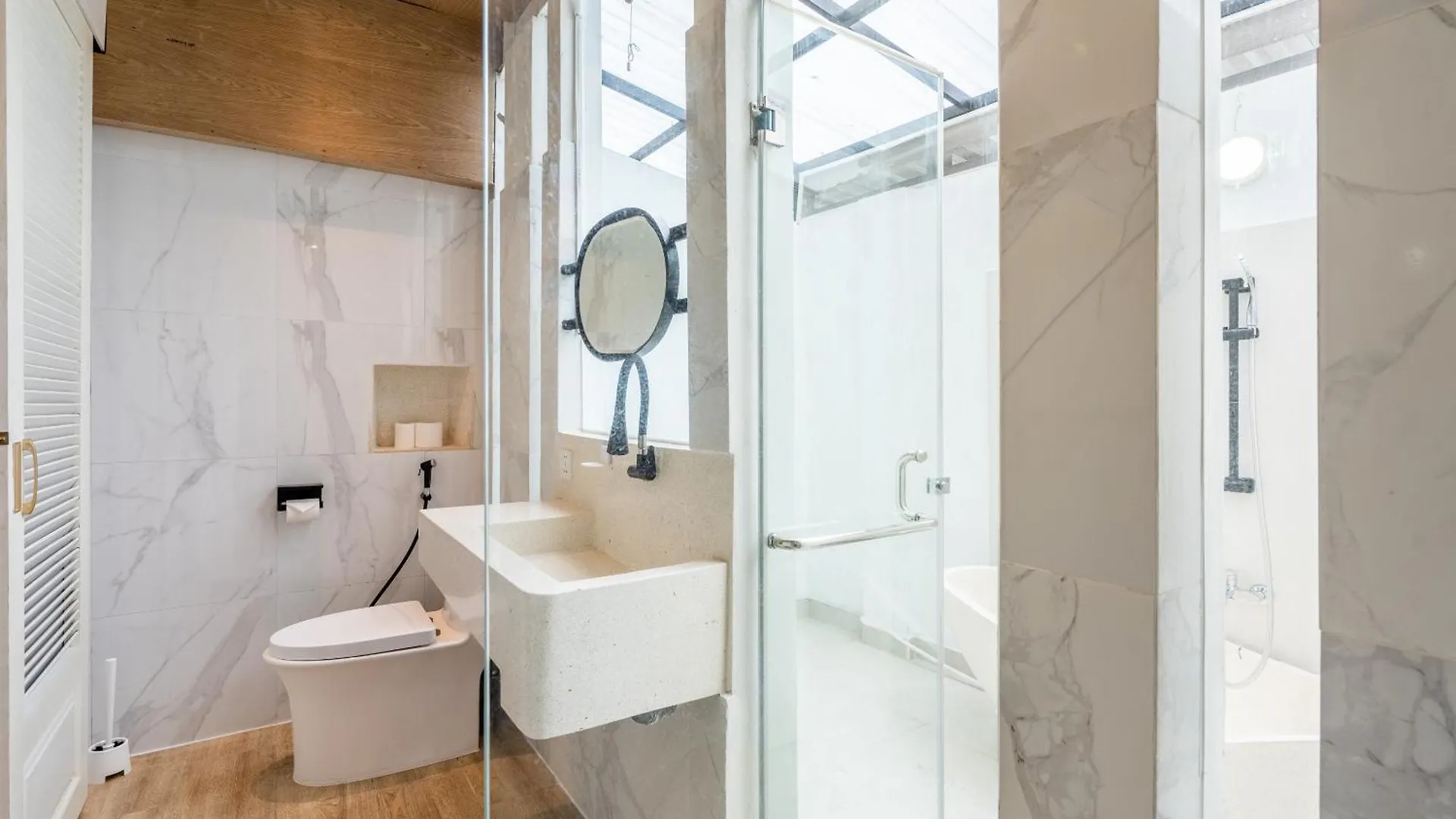 Luxury Villa Belvedere Bali In Seminiak Legian  Indonesia